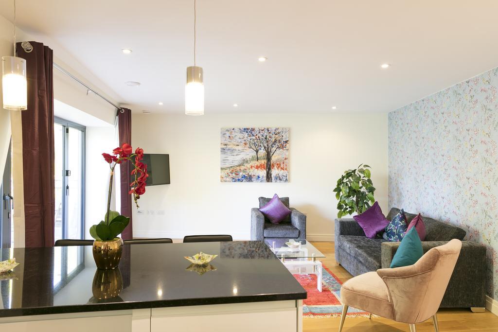 Penthouse 5 Mins Walk To City Centre & Colleges With Balcony & Sleeps 6 Cambridge  Exterior photo